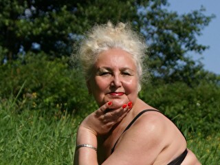 Grannyneeds - sexcam
