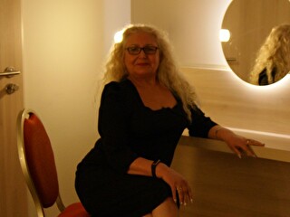 Grannyneeds - sexcam