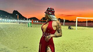 Sarahh on Xcams for a hot live sex cam show