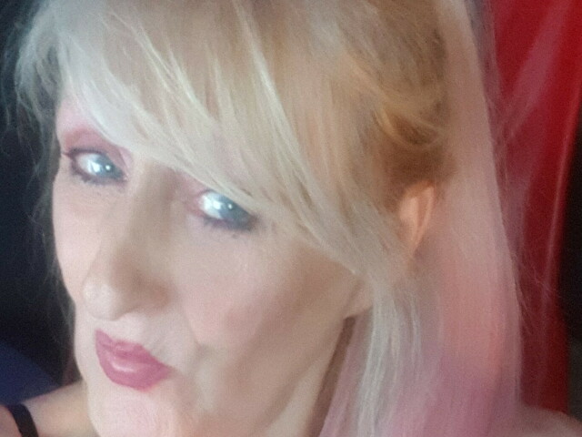 HotBlondMilf