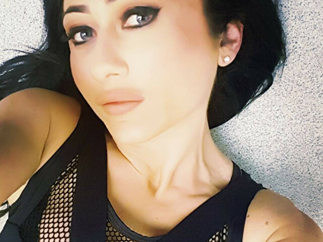 Leila1