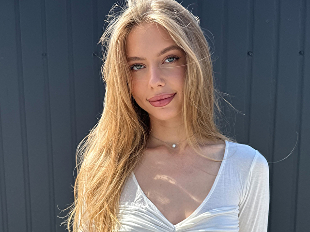 Sexy webcam show met Myamyy