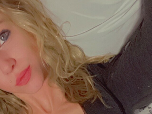 Kenzie77 - Sexcam