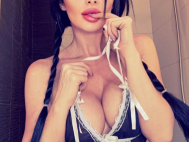 Sexy webcam show met Yourqueen