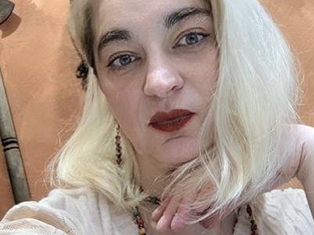 GoldenMilf