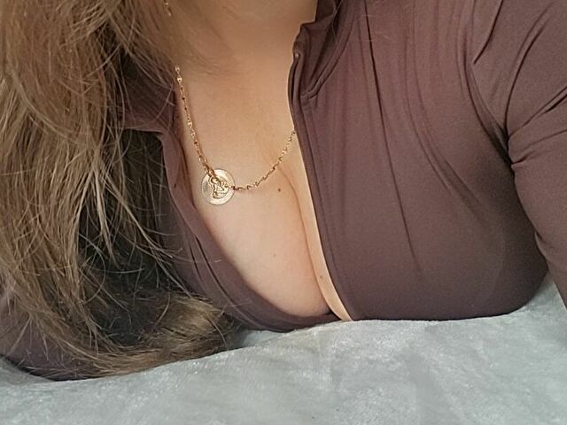 AnnieXKiss