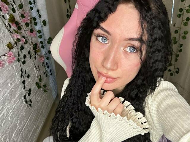 ArinaMeowX