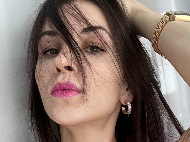 Juliahotbody - Sexcam