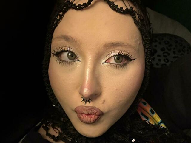 AriaBigTits