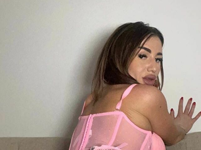 BrunetteB