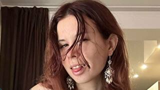 Yoursonyya - sexcam