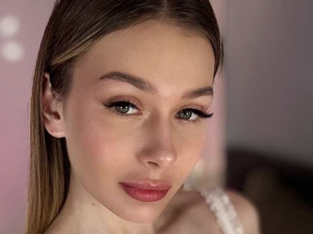 EvaEllis