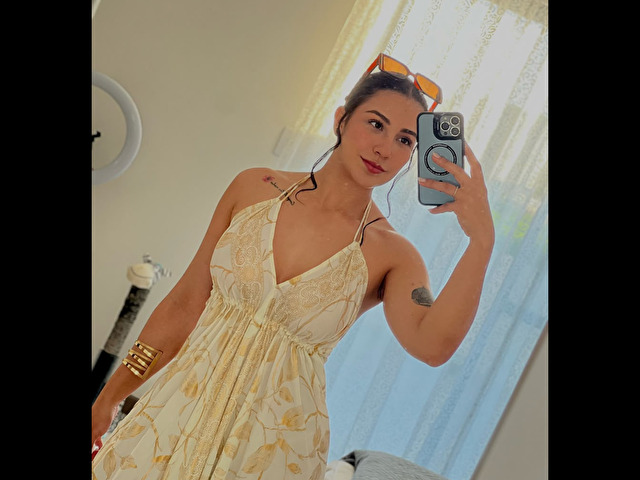 AinaraaMoon
